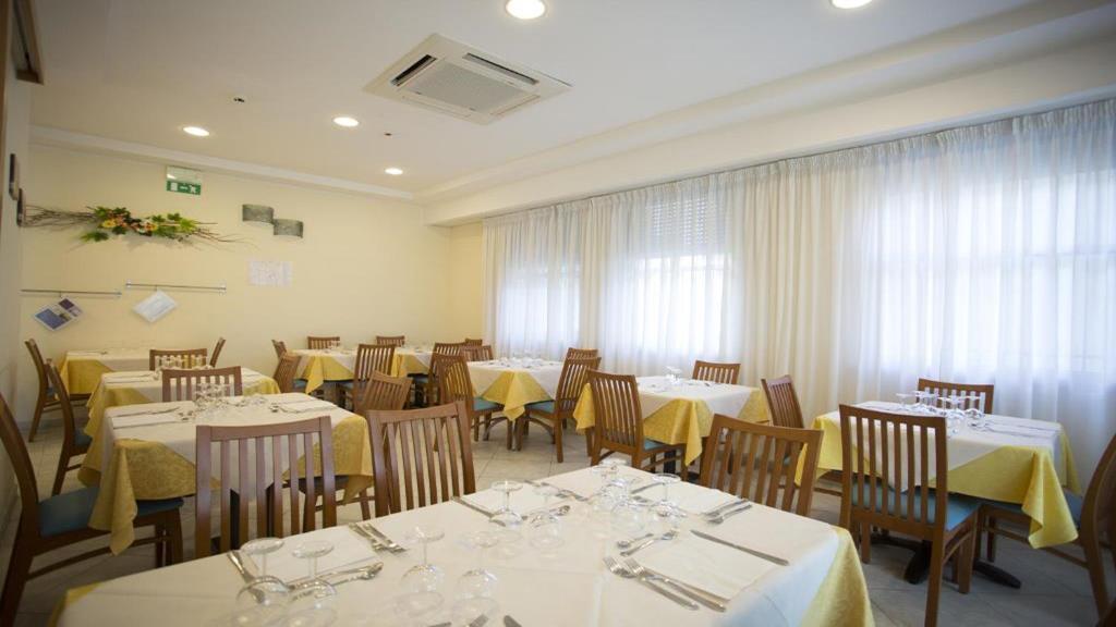 Hotel Savana Rimini Exterior foto